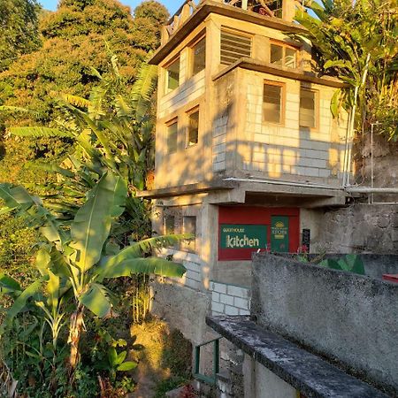 Irish Town Prince Valley Guesthouse מראה חיצוני תמונה