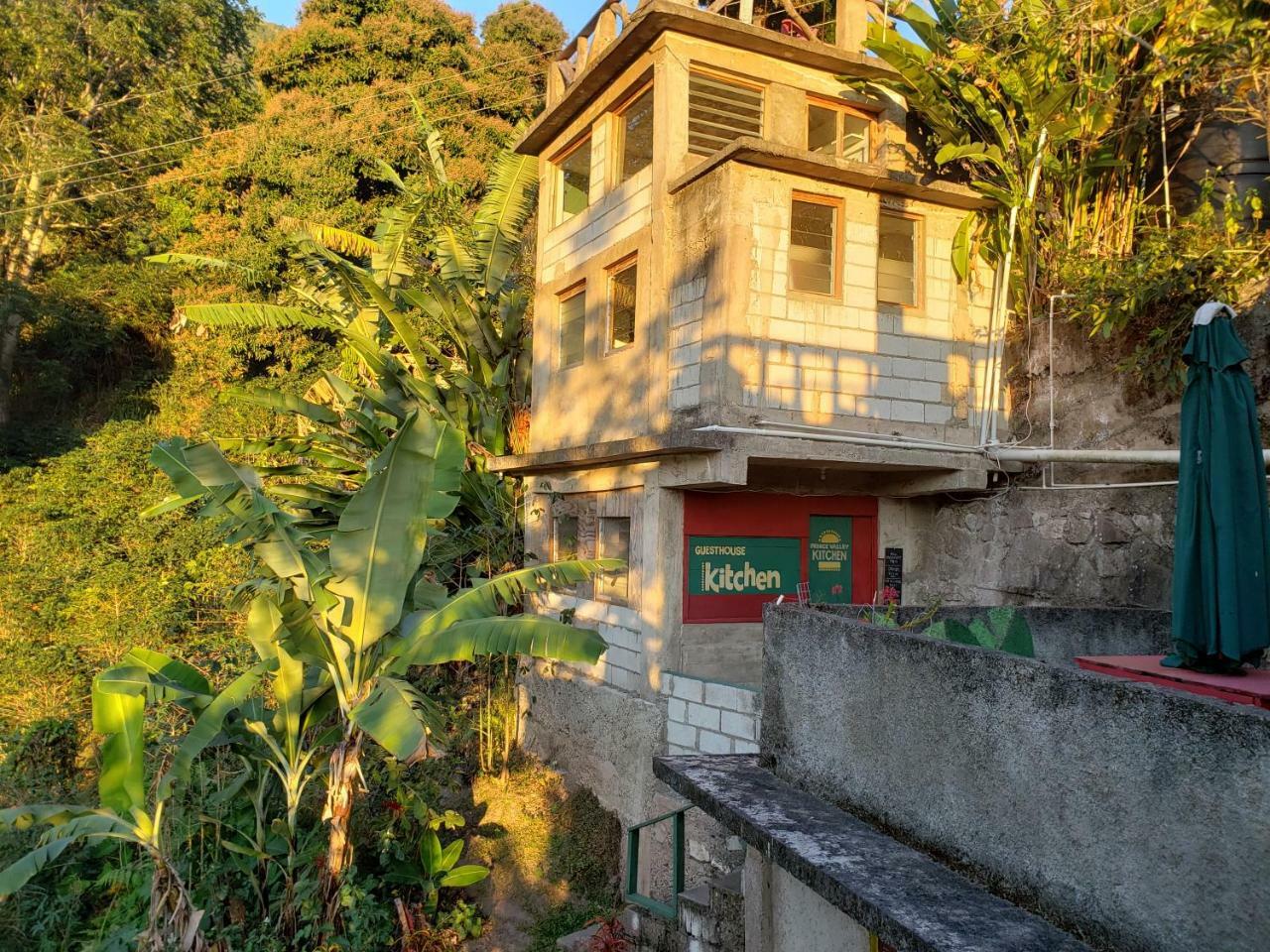 Irish Town Prince Valley Guesthouse מראה חיצוני תמונה